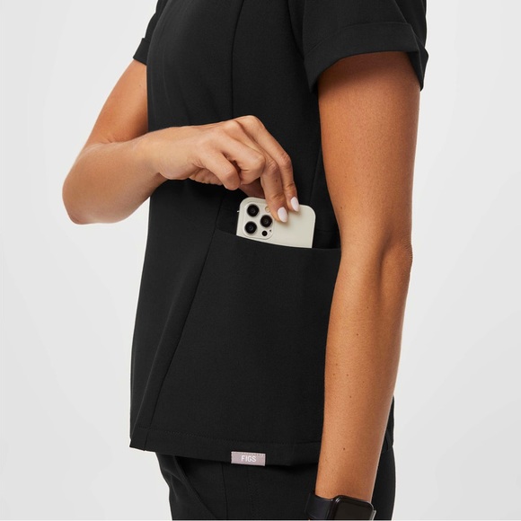 FIGS W20SW1032 Black Inala Slim Scrub Top Size M - Picture 4 of 15